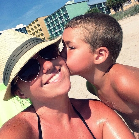 Meet your Posher, Chana - Picture 1 of 1